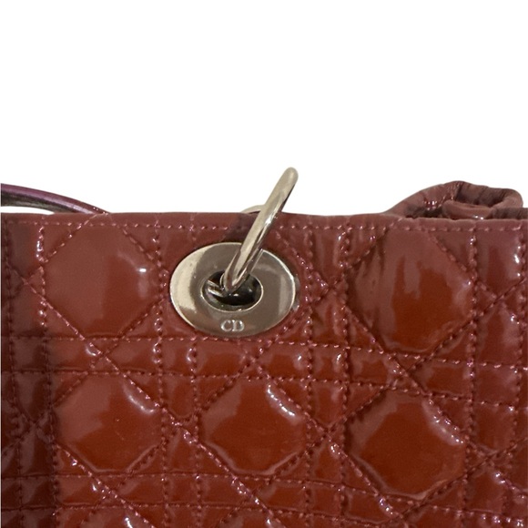 Dior Bag Red Patent Leather Quilted Vintage Preowned - Picture 12 of 15